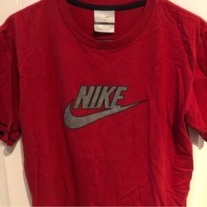 Men’s Nike T Shirt Red With Gray Logo Size M USA Fabric Well Made Authentic M
